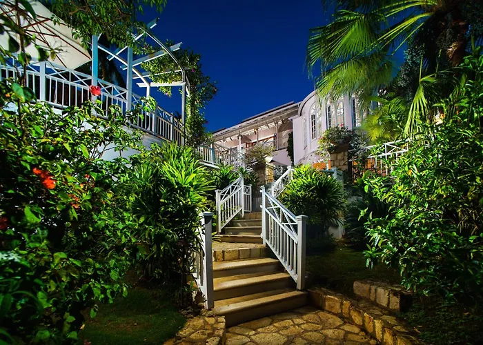 Round Hill Hotel & Villas